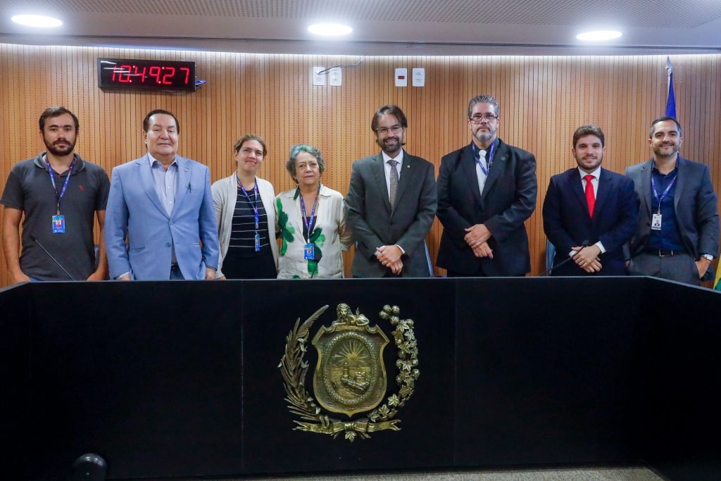 Parlamentares da Alepe e técnicos do Condepe/Fidem discutiram soluções para o tema