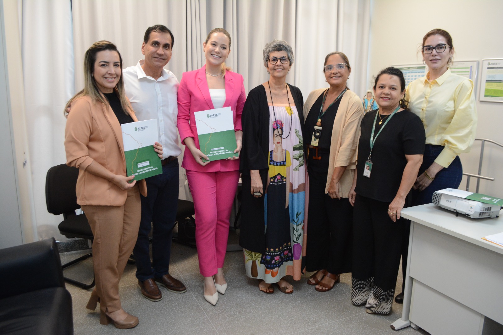 Durante o encontro, a primeira-dama Tainah Marinho conheceu as células e atribiuições do Departamento