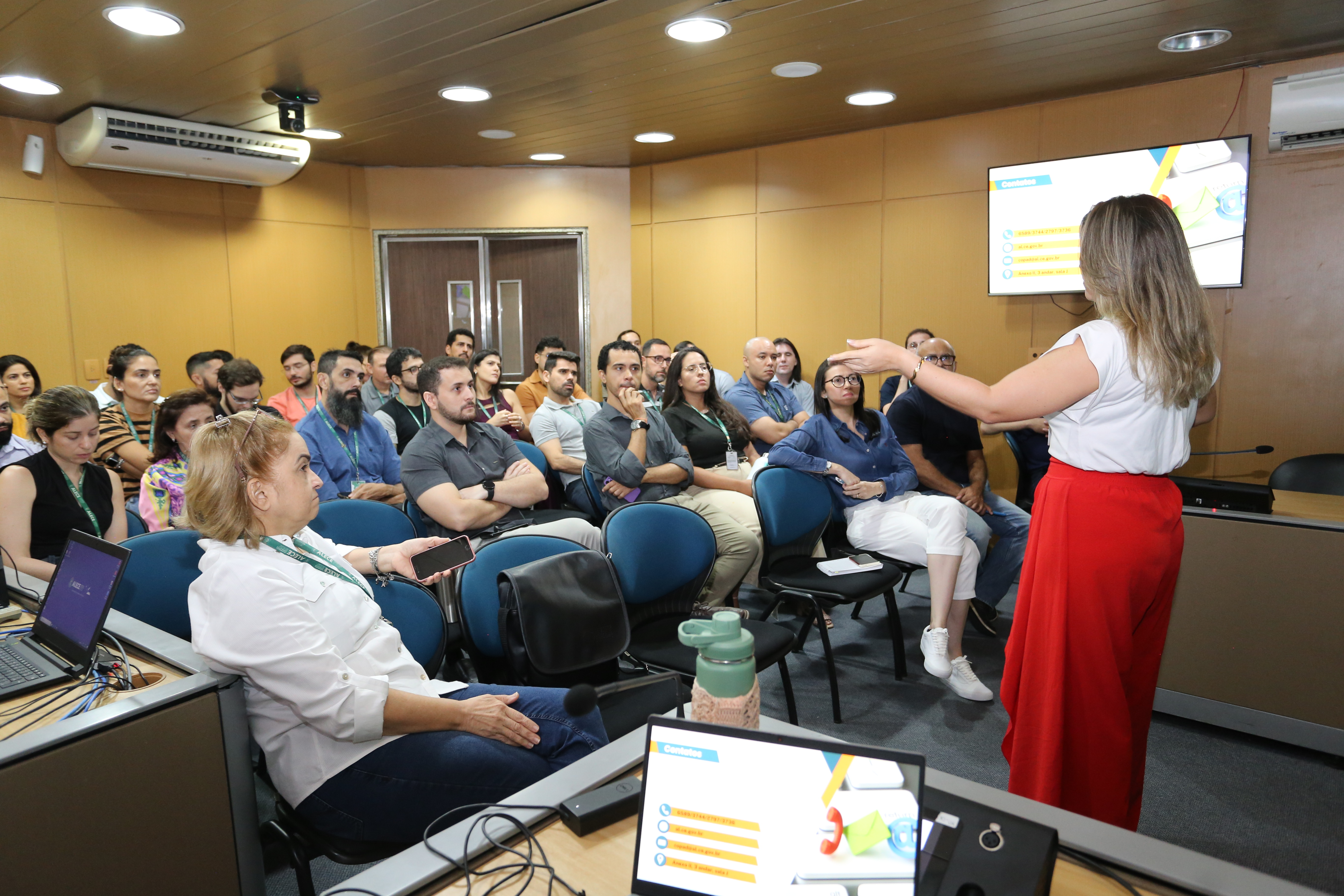 Apresentação aconteceu em dois turnos, contemplando servidores de diversos setores da Alece