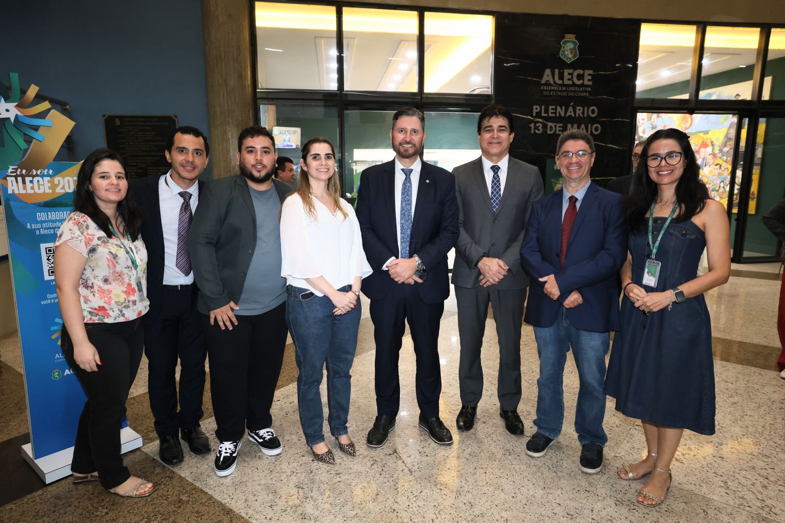 O presidente da Alece, deputado Romeu Aldigueri (PSB) e a equipe da Comunicação Legislativa, responsável pelo Doalece