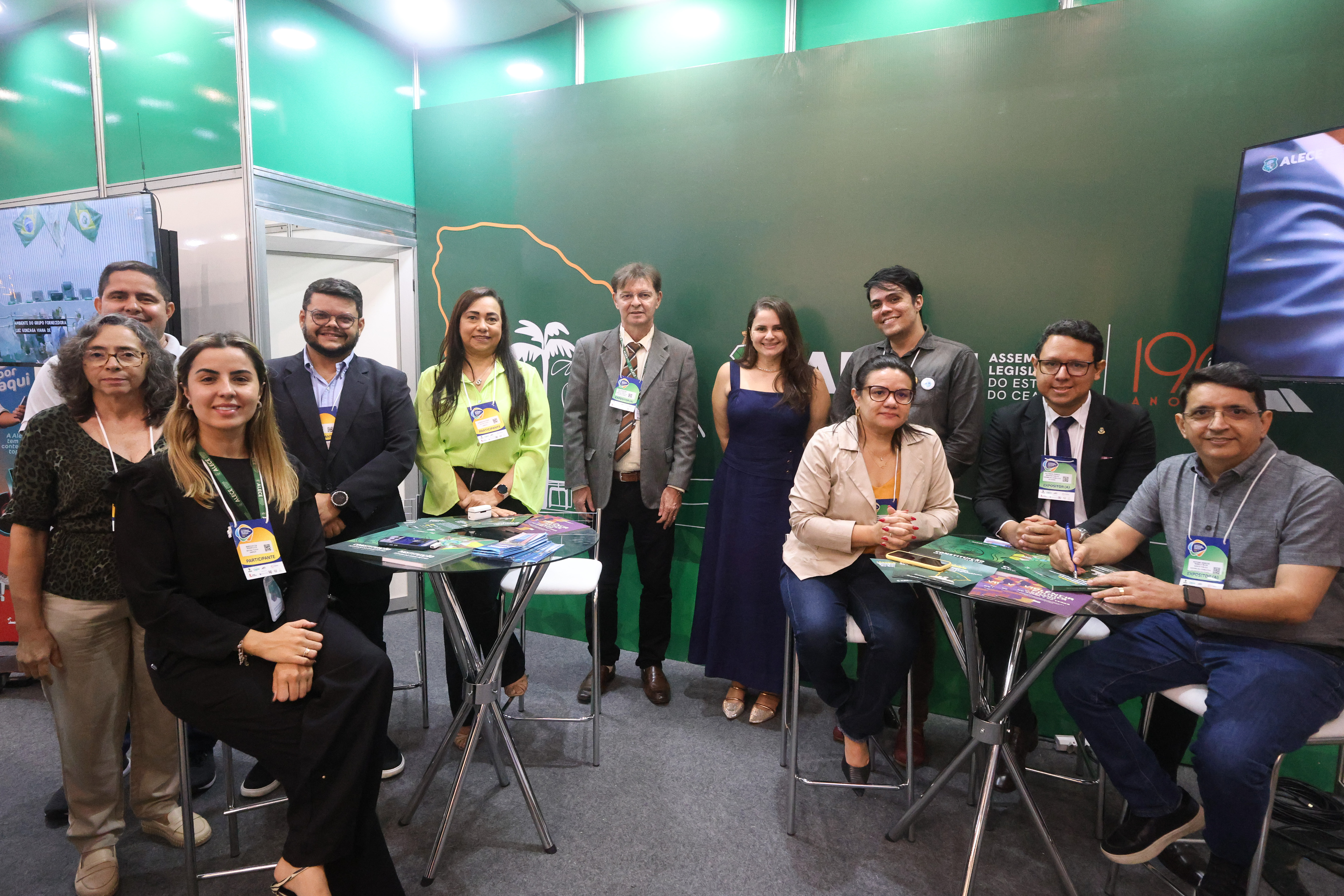 Servidores de setores da Alece participam com estande e apresentação de projetos da Casa