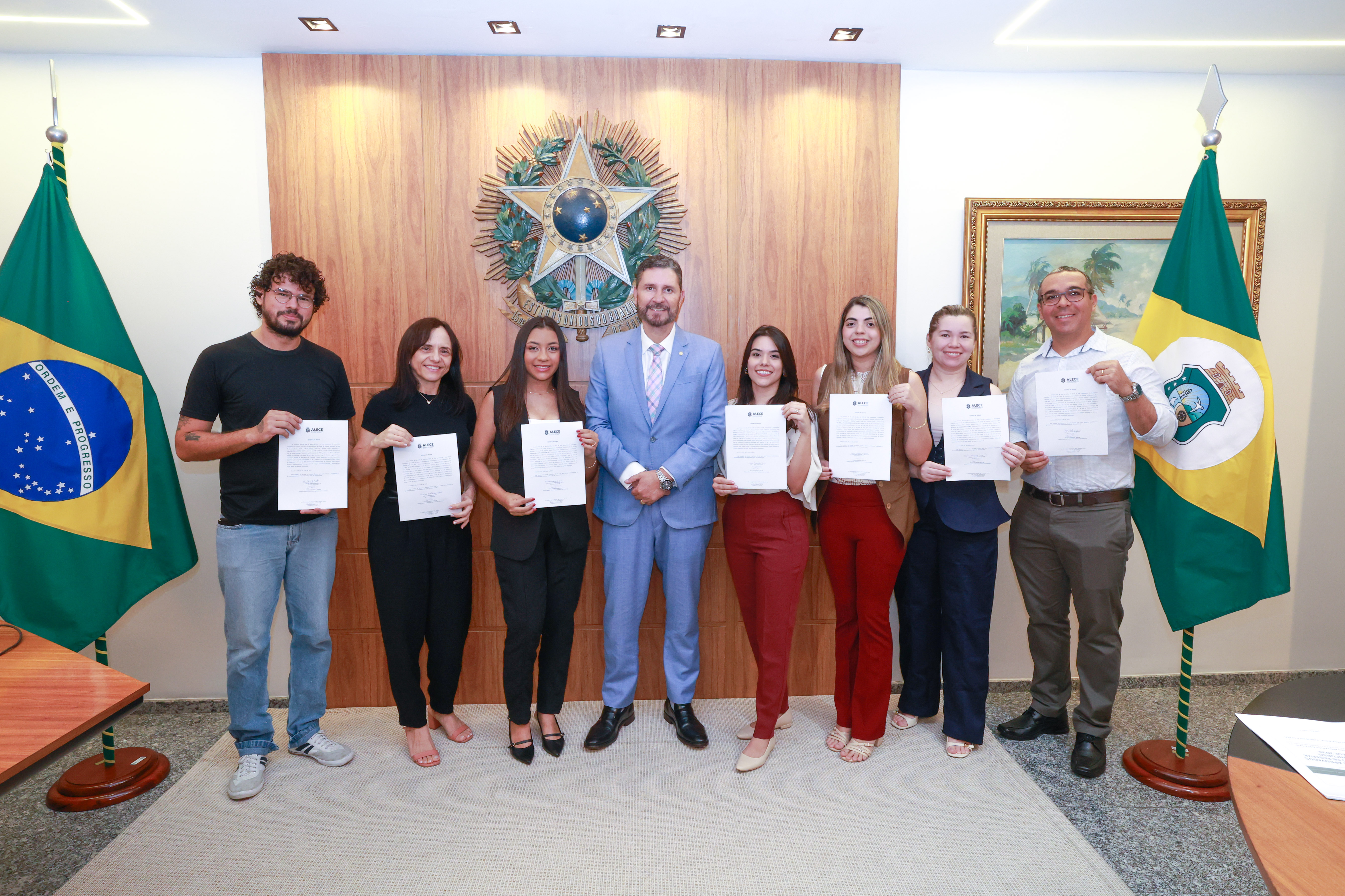 Novos servidores da Alece tomaram posse nesta terça-feira na Presidência da Casa