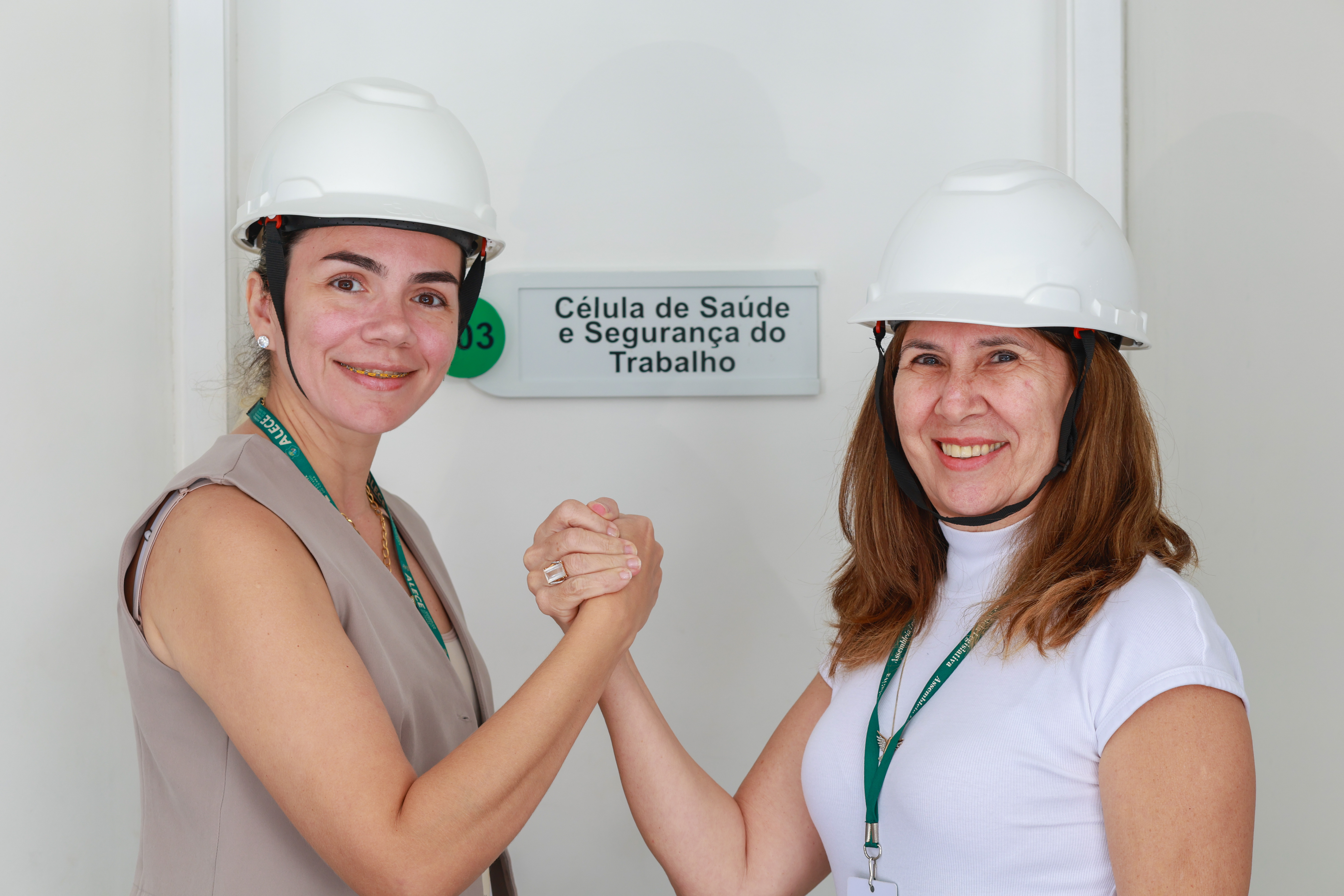 As servidoras Débora Lucena e Rosilene Aragão contribuem com a seguança e bem-estar na Alece