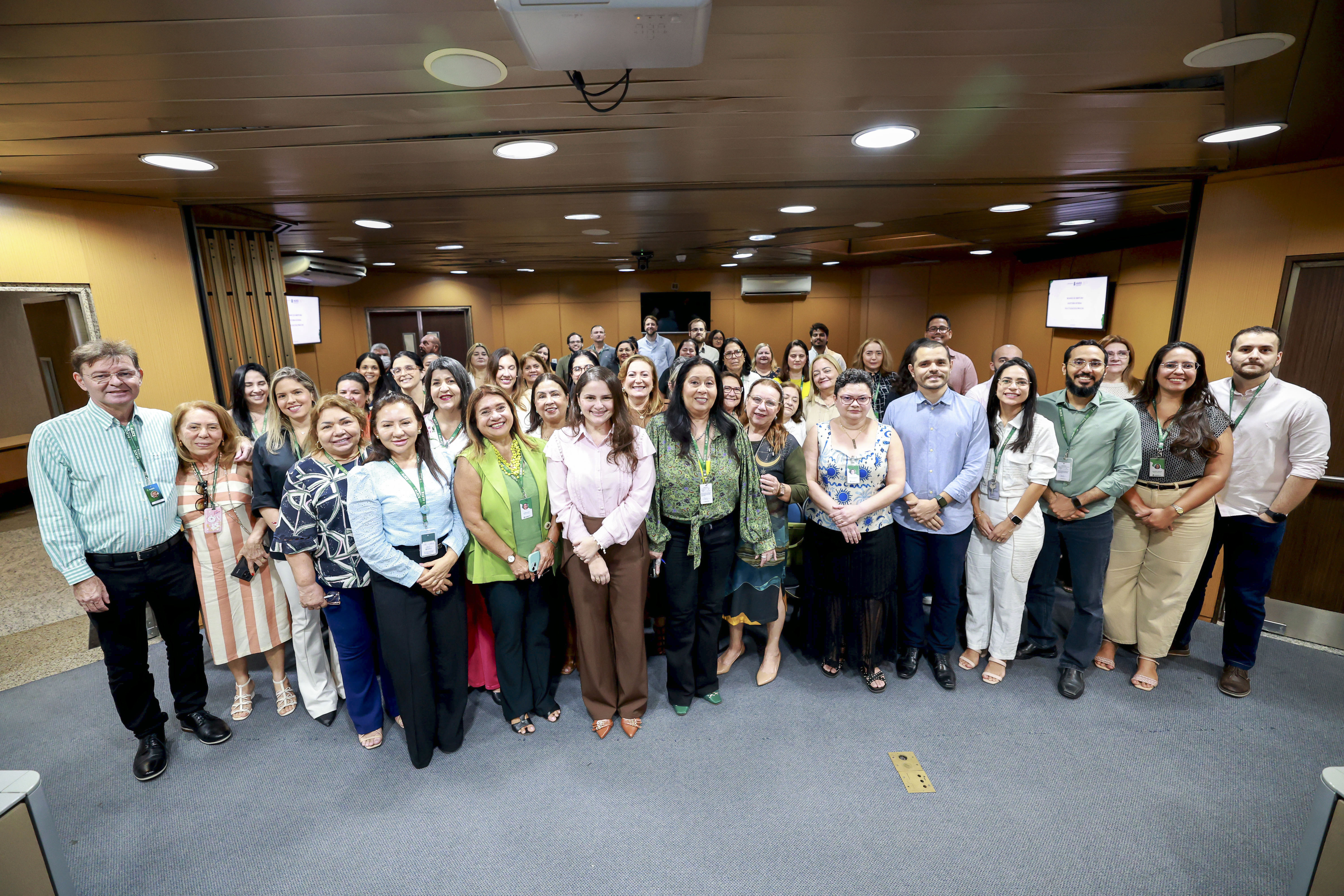 Servidores da Controladoria, Procon Alece, CTLegis e Diretoria Legislativa durante reunião