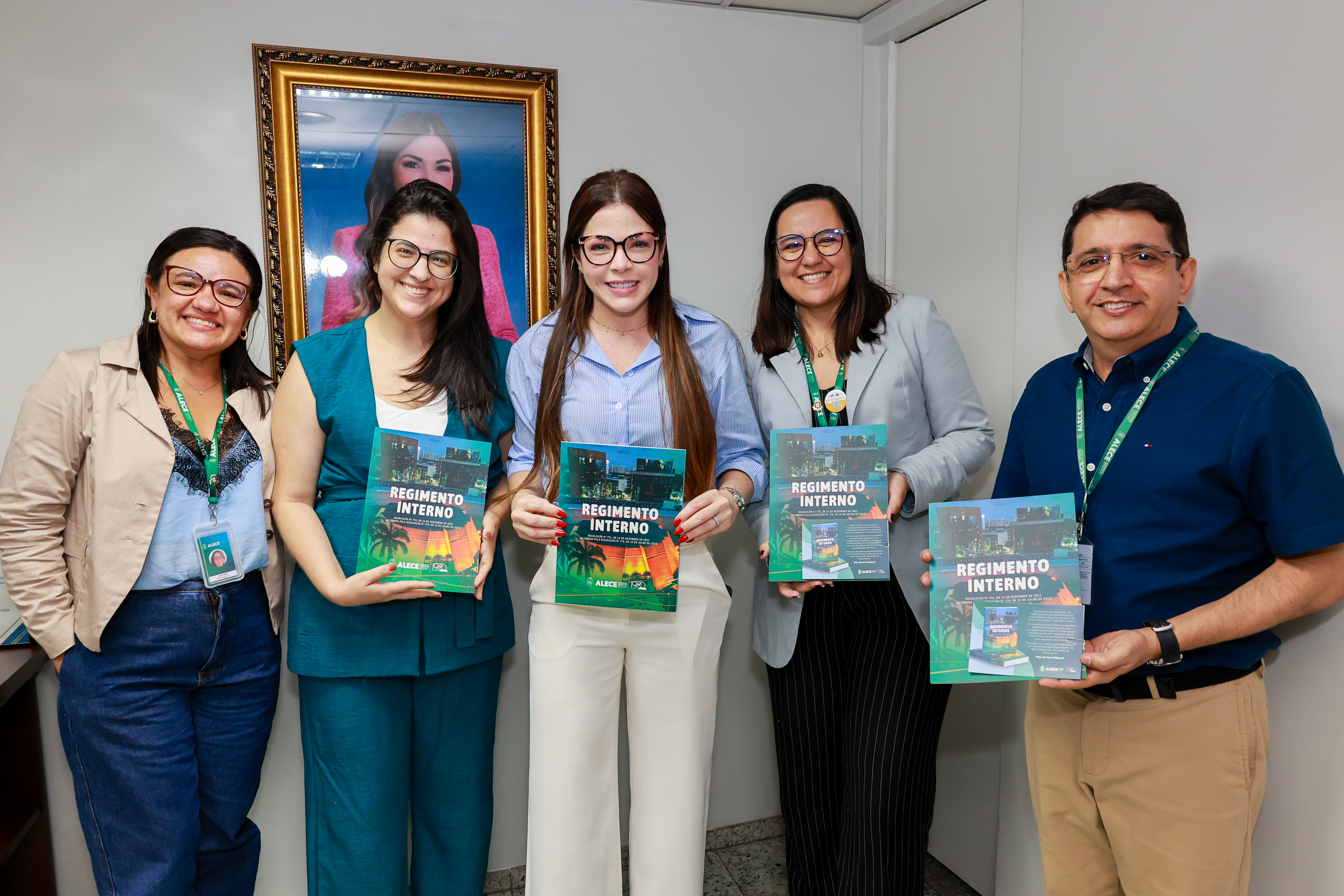 Novo regimento interno foi entregue a parlamentares e está disponível no site da Alece