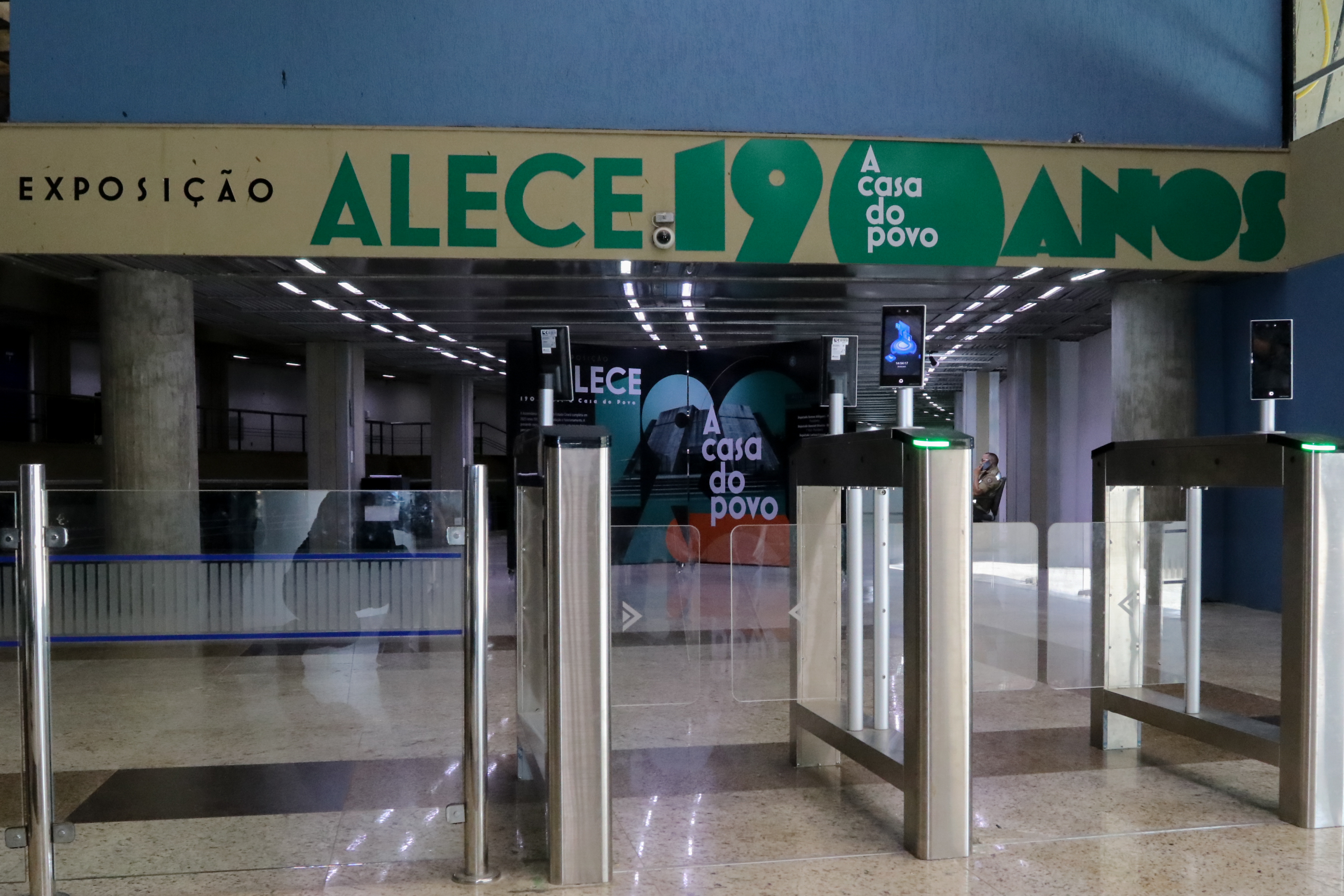 Novas catracas estão instaladas em todos os prédios da Alece