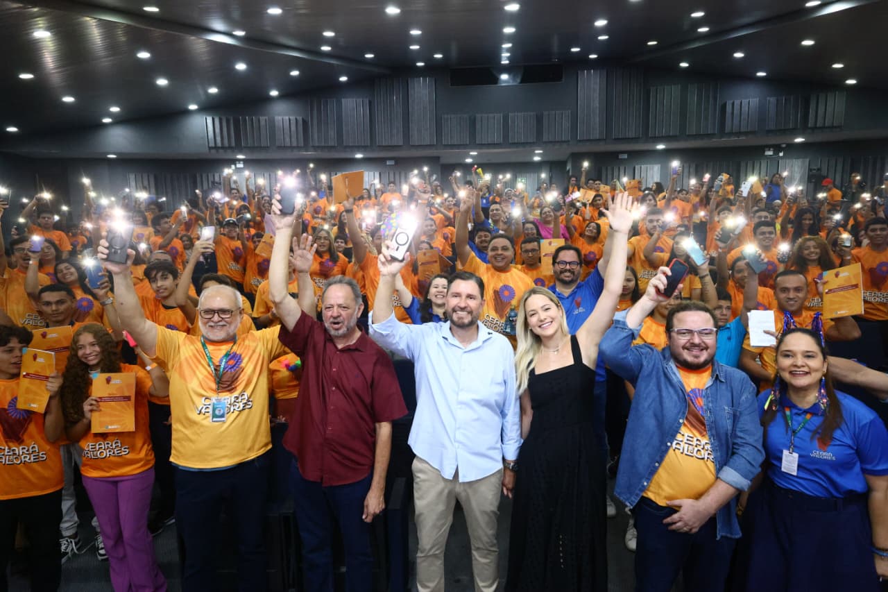 Presidente Romeu Aldigueri e 1ª dama Tainah Marinho Aldigueri estiveram presentes no evento do auditório Murilo Aguiar