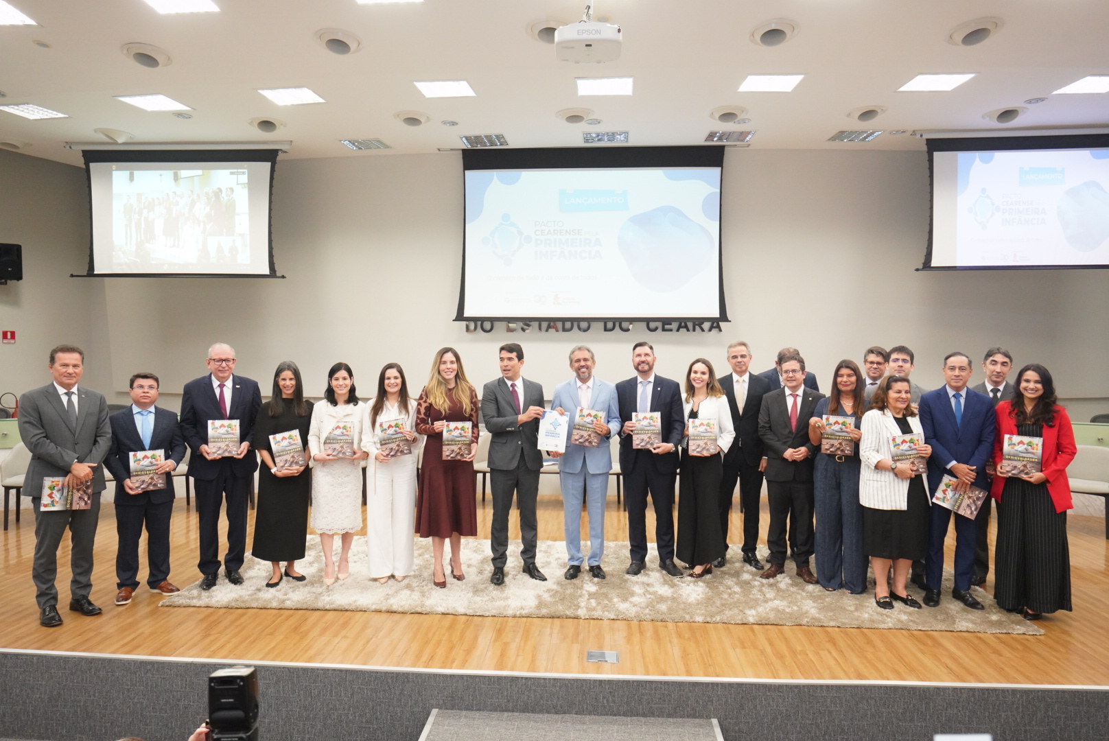 Pacto Cearense pela Primeira Infância foi assinado em abril do ano passado.