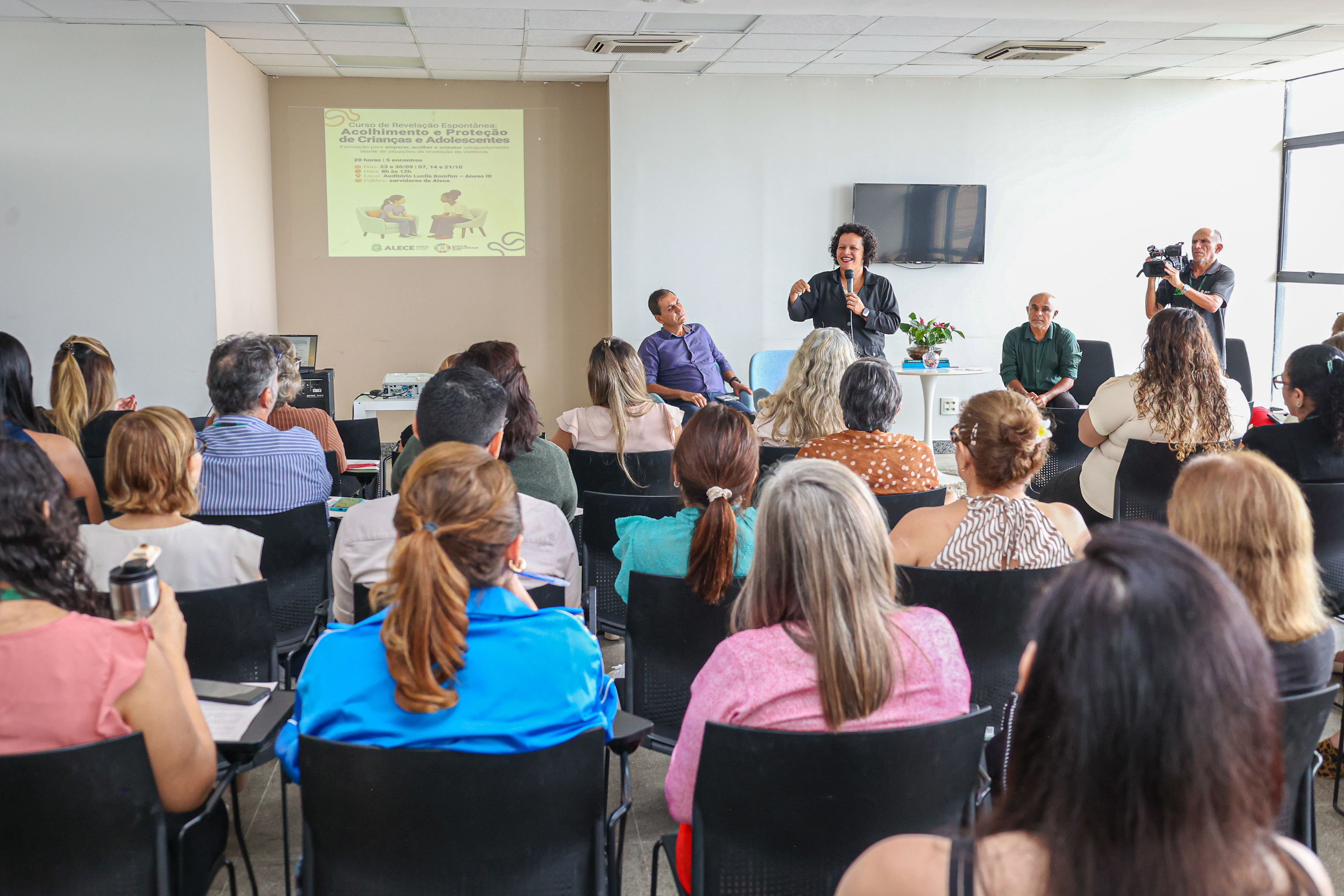 Primeiro encontro do curso reuniu servidores de diversos setores da Alece